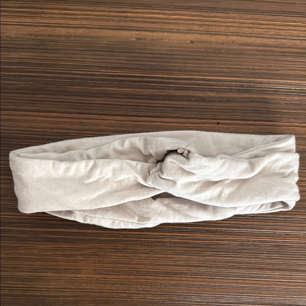 Aerie Cream Twisted Hair Accessory